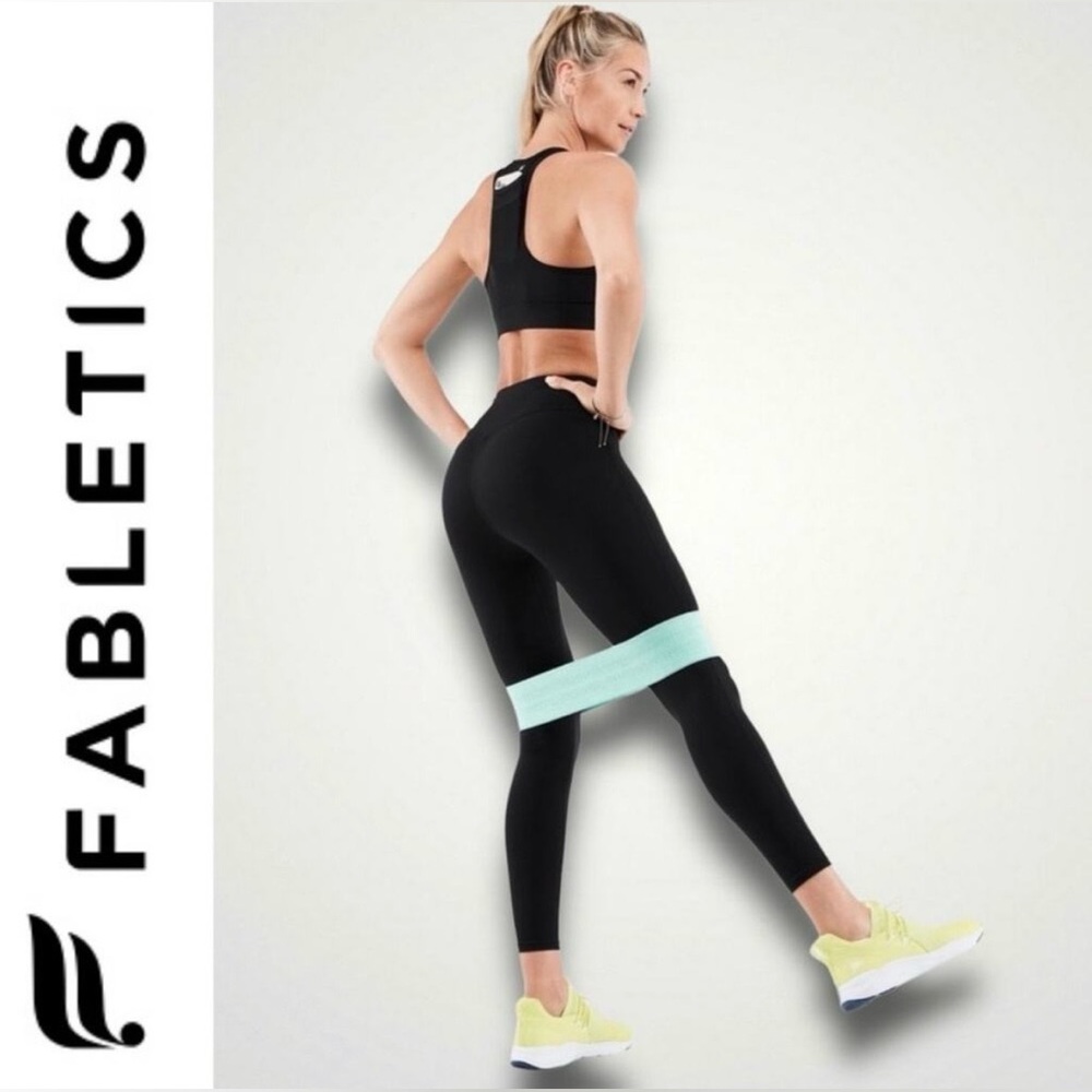 ***NWT*** Fabletics Anywhere Motion365+ High Waisted Black Leggings